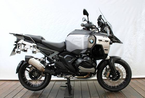 BMW R 1300 GS ADVENTURE TRIPLE BLACK BMW R 1300 GS ADVENTURE TRIPLE BLACK